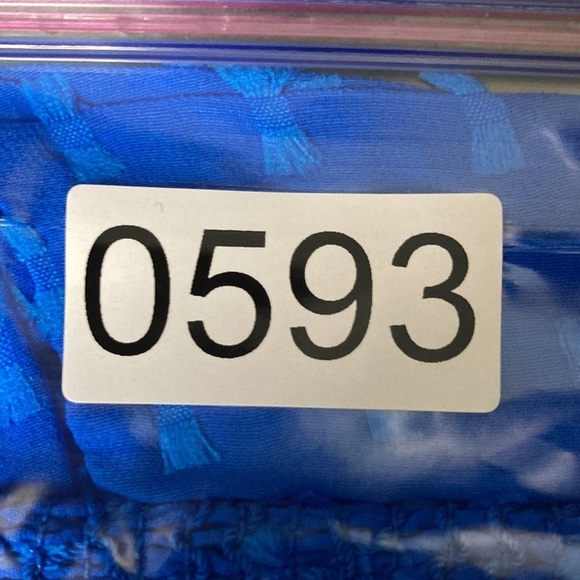 Alice+Olivia KIZZIE SMOCKED FLUTTER SLEEVE TIERED MAXI DRESS SZ 2 Blue Romantic - Picture 15 of 16